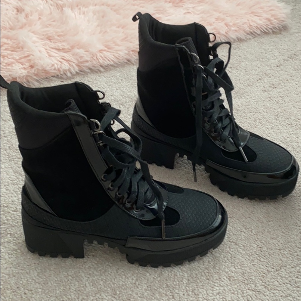 Combat boots